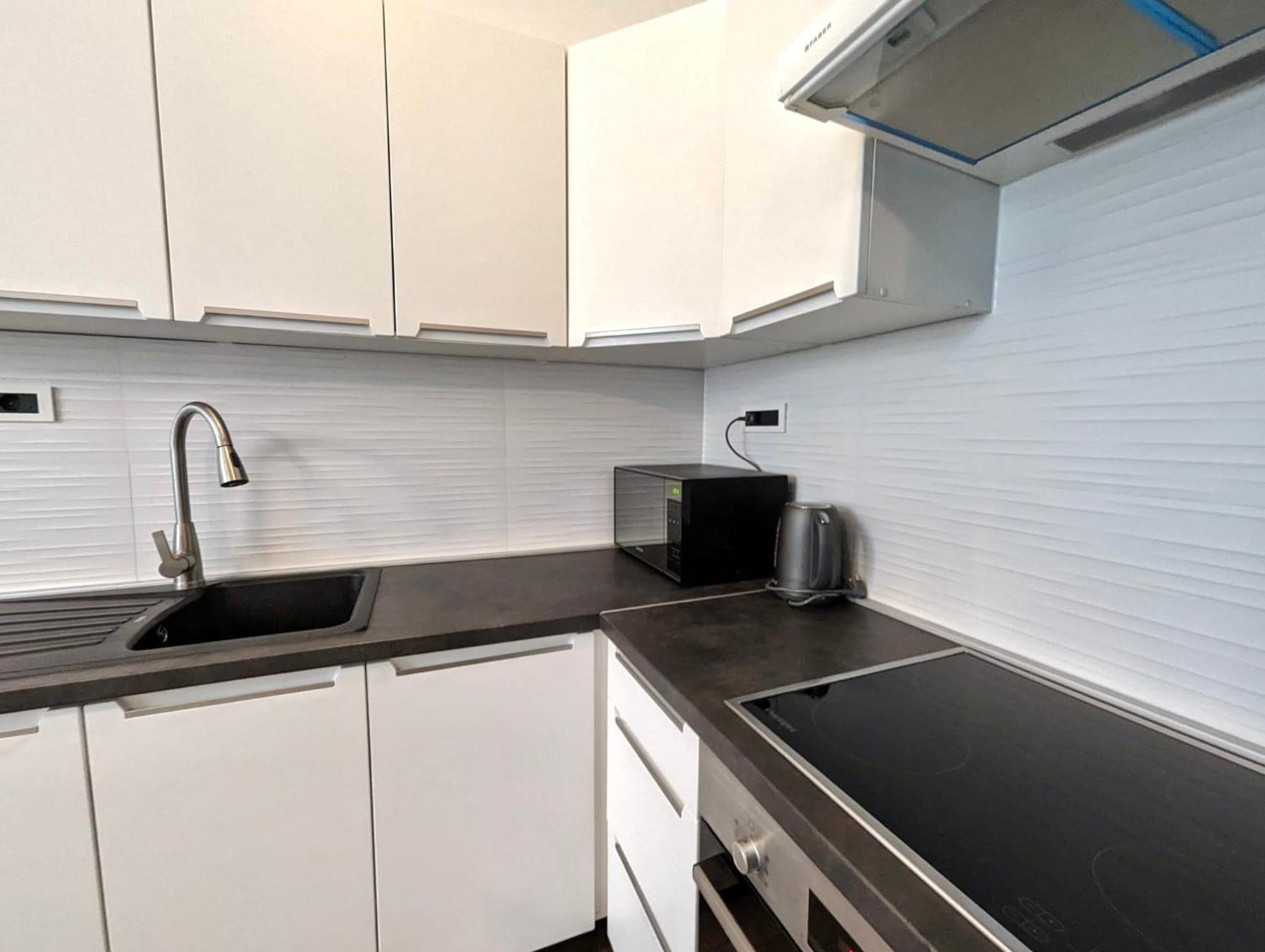 Fantabulous Downtown Abode W King Bed, 65" Tv, Washer And Tumble Dryer Zagrzeb Zewnętrze zdjęcie
