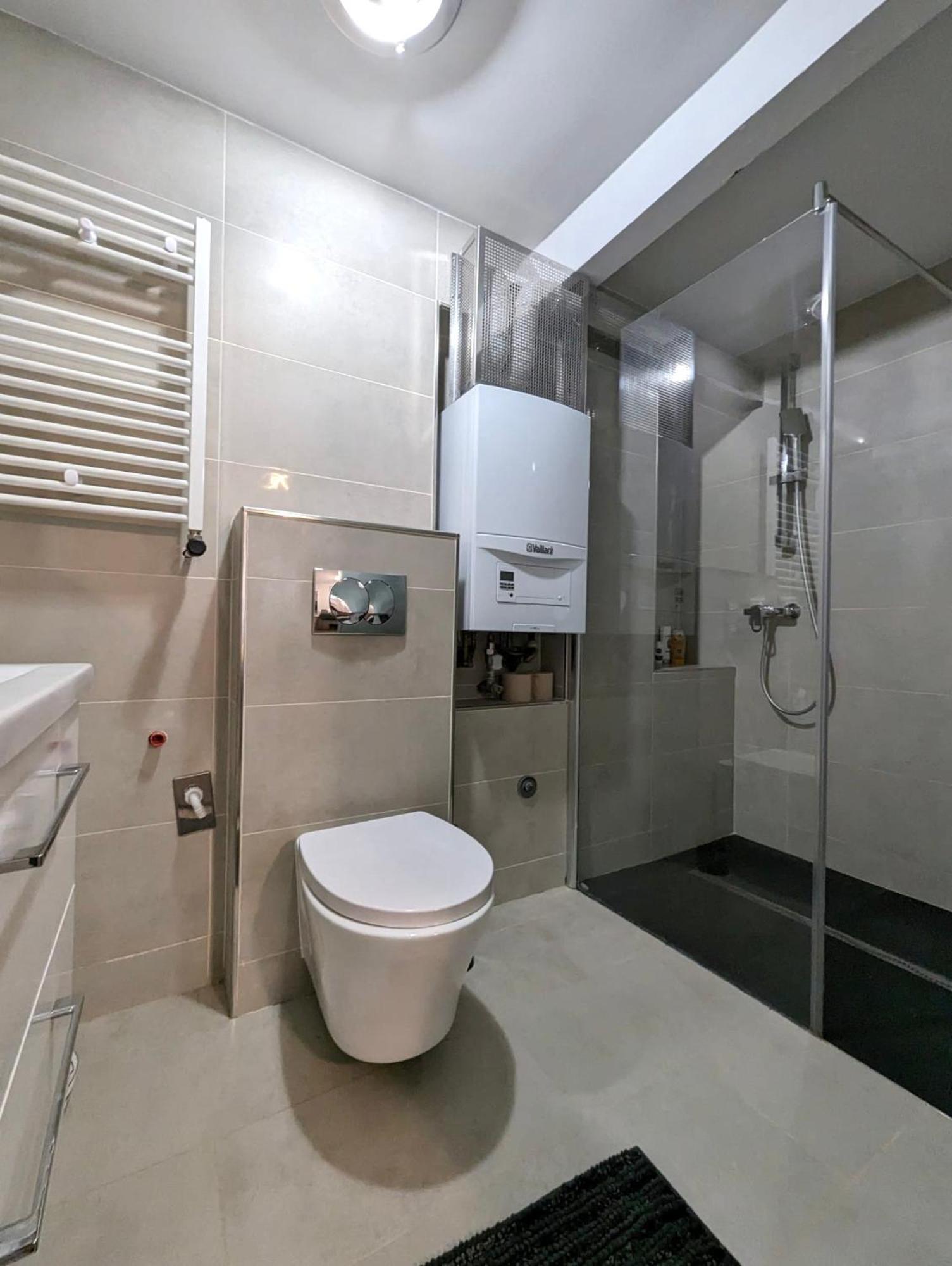 Fantabulous Downtown Abode W King Bed, 65" Tv, Washer And Tumble Dryer Zagrzeb Zewnętrze zdjęcie
